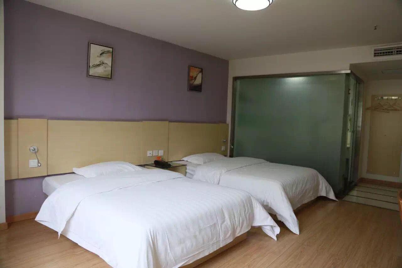 7Days Inn Huaihua Mayang Binhe Road Exterior photo